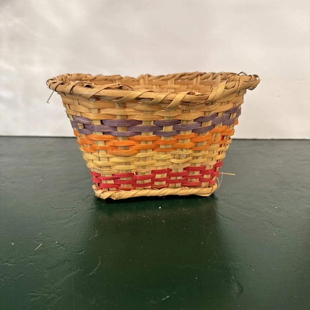 Vintage Choctaw Basket‎